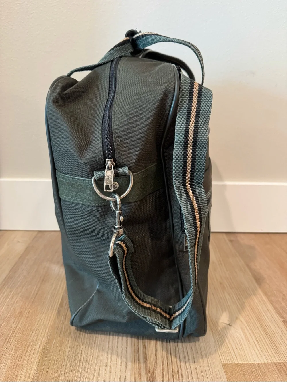 Samsonite Olive Green Men's Laptop Shoulder Bag with Striped Webbing
